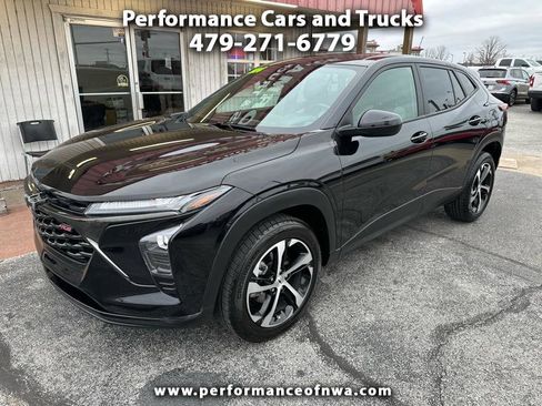 Used 2024 Chevrolet Trax RS image 1