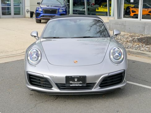 Used 2017 Porsche 911 Carrera 4S image 2