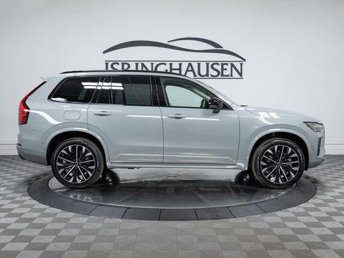 New 2026 Volvo XC90 B6 Ultra w/ Lounge Package image 4