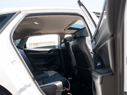 Used 2019 Honda Accord Touring image 19