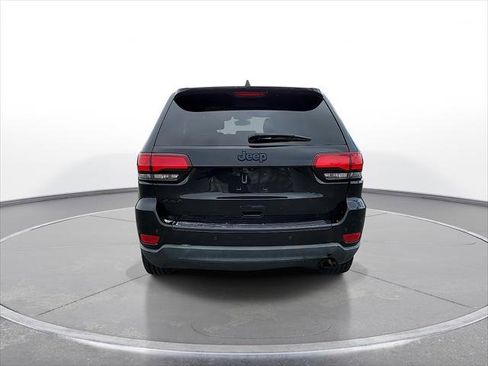 Used 2019 Jeep Grand Cherokee Laredo image 7