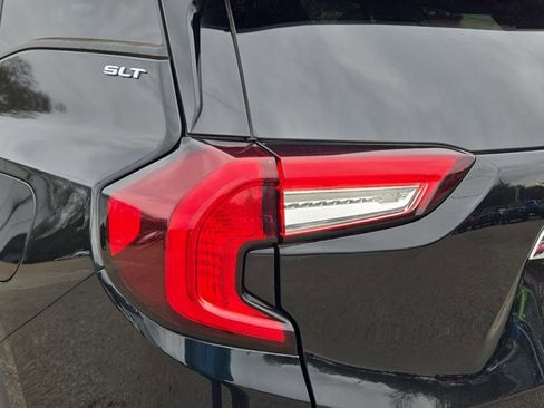 Used 2023 GMC Terrain SLT image 8