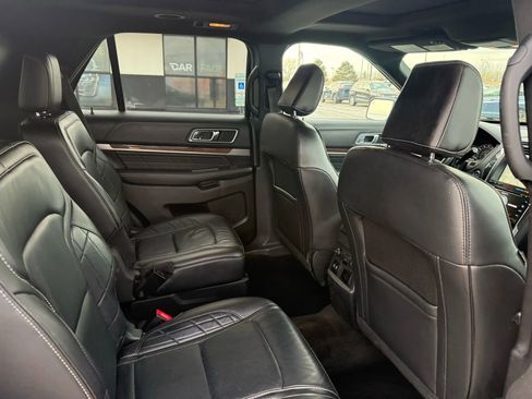 Used 2018 Ford Explorer Platinum image 23