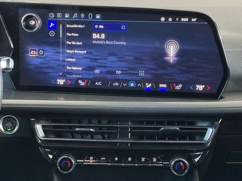 Used 2025 Chevrolet Traverse LT image 29