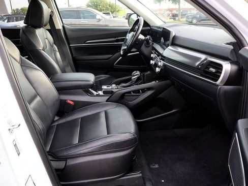 Used 2025 Kia Telluride S AWD/4WD image 22