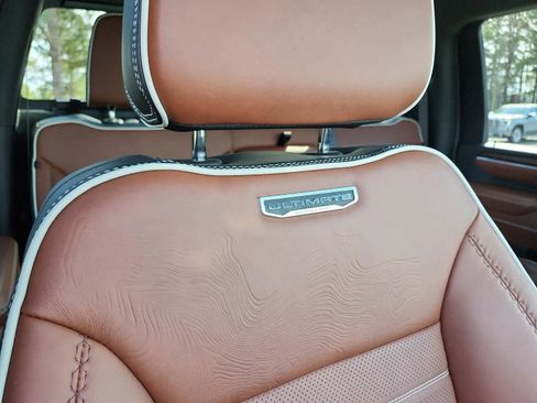 Certified 2025 GMC Sierra 2500 Denali Ultimate image 12