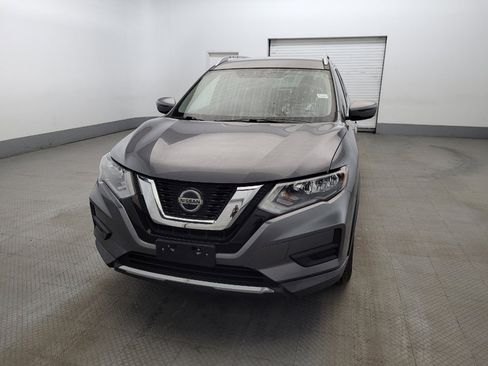 Used 2018 Nissan Rogue SV image 15