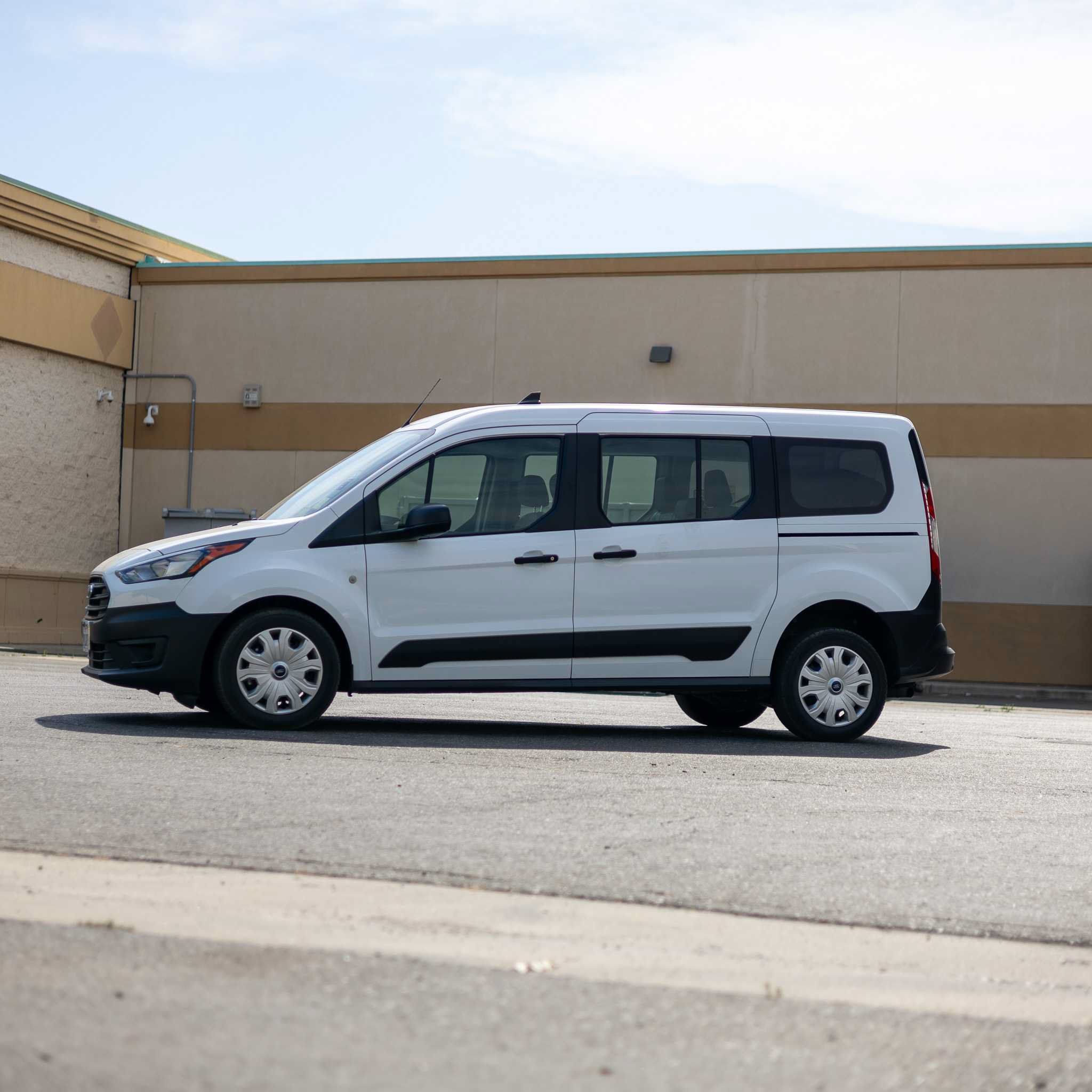 Used 2022 Ford Transit Connect XL FWD image 4