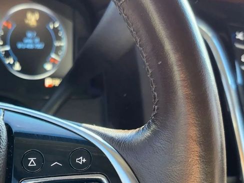 Used 2015 Cadillac Escalade Premium image 38