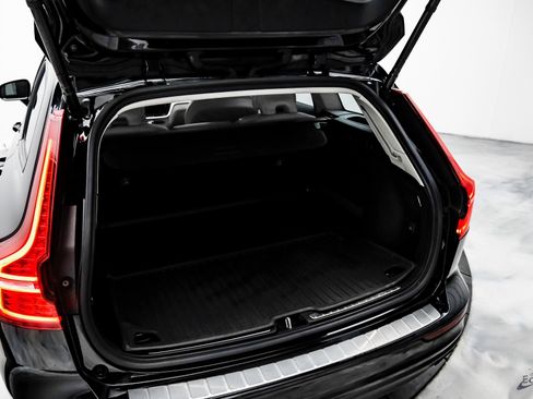 Used 2020 Volvo V60 T5 Momentum w/ Protection Package Premier image 87