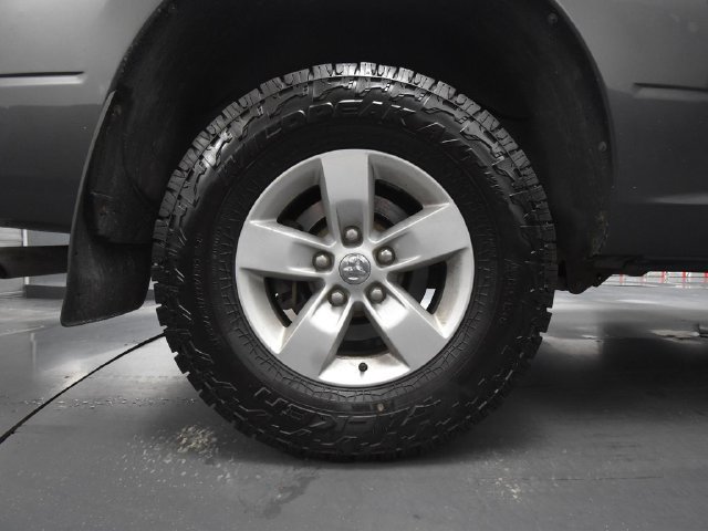 Used 2017 RAM 1500 Classic SLT AWD/4WD image 10
