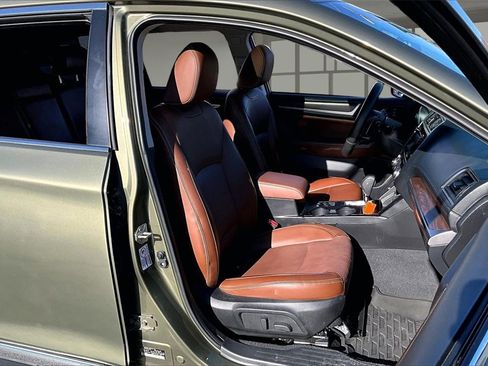 Used 2017 Subaru Outback 3.6R Touring image 7