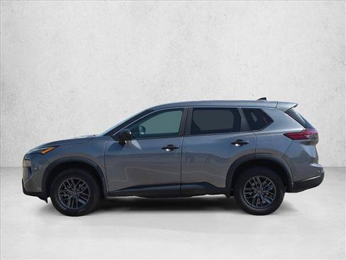 Used 2024 Nissan Rogue S FWD image 3
