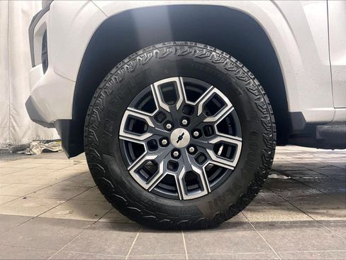 Used 2024 Chevrolet Colorado Z71 w/ Z71 Convenience Package 2 image 7