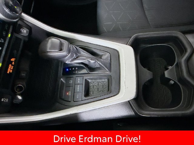 Used 2021 Toyota RAV4 XLE FWD image 19