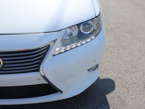 Used 2013 Lexus ES 350 w/ Luxury Pkg FWD image 41