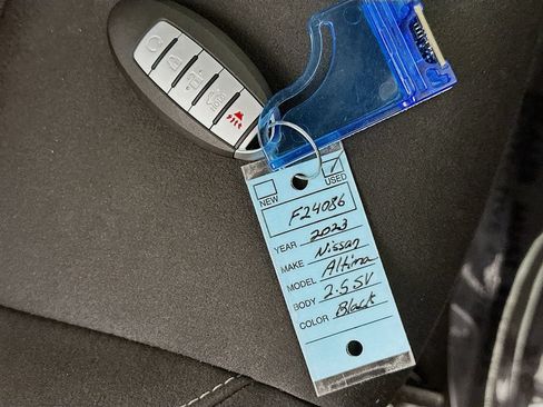 Used 2023 Nissan Altima 2.5 SV FWD image 35