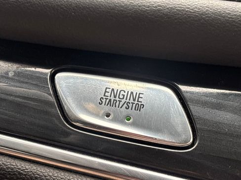 Used 2022 Buick Enclave Premium image 17