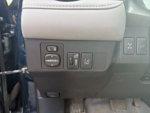 Used 2017 Toyota RAV4 Limited w/ Advanced Technology Package image 8