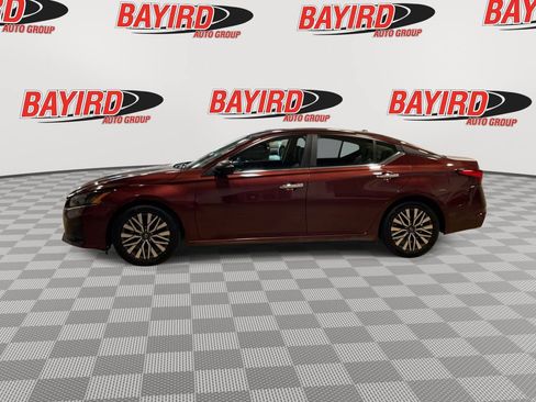 Used 2024 Nissan Altima 2.5 SV FWD image 5
