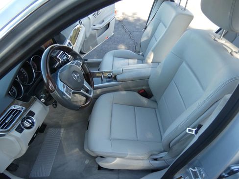 Used 2016 Mercedes-Benz E 350 Sedan w/ Premium Package image 47