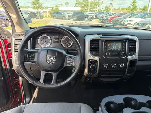 Used 2020 RAM 1500 Classic SLT AWD/4WD image 25