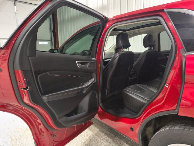 Used 2022 Ford Edge Titanium w/ Class II Trailer Tow Package AWD/4WD image 16