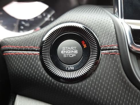 Used 2025 Jeep Compass Trailhawk image 13