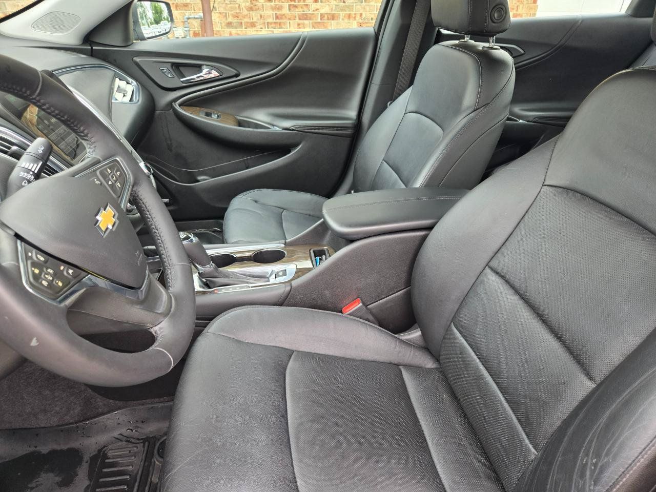 Used 2017 Chevrolet Malibu Premier w/ Premier Sun and Wheel Package FWD image 18