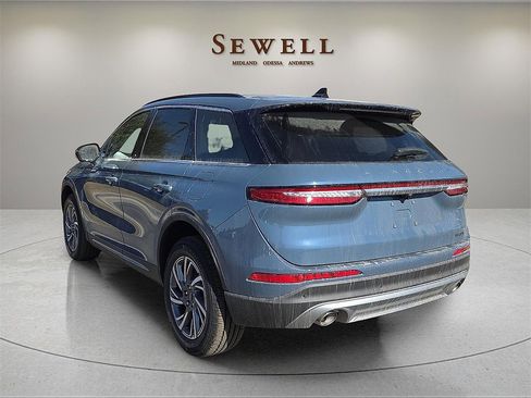 New 2026 Lincoln Corsair Premiere image 3