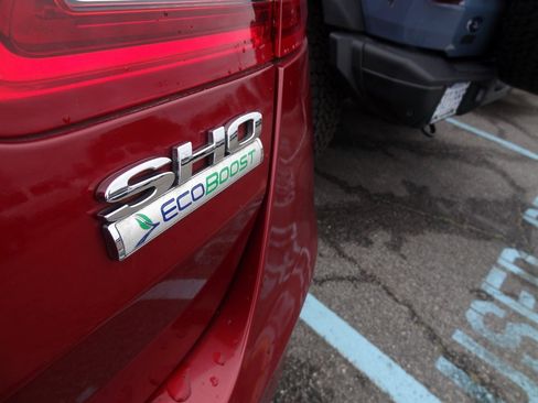 Used 2014 Ford Taurus SHO w/ Equipment Group 401A image 5