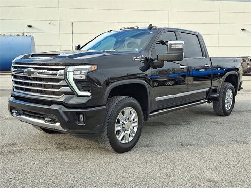 Used 2024 Chevrolet Silverado 3500 High Country w/ High Country Premium Package image 6