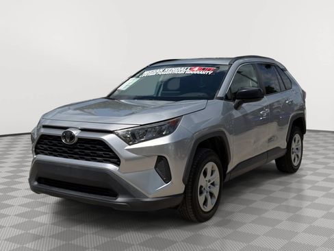 Used 2019 Toyota RAV4 LE FWD image 4