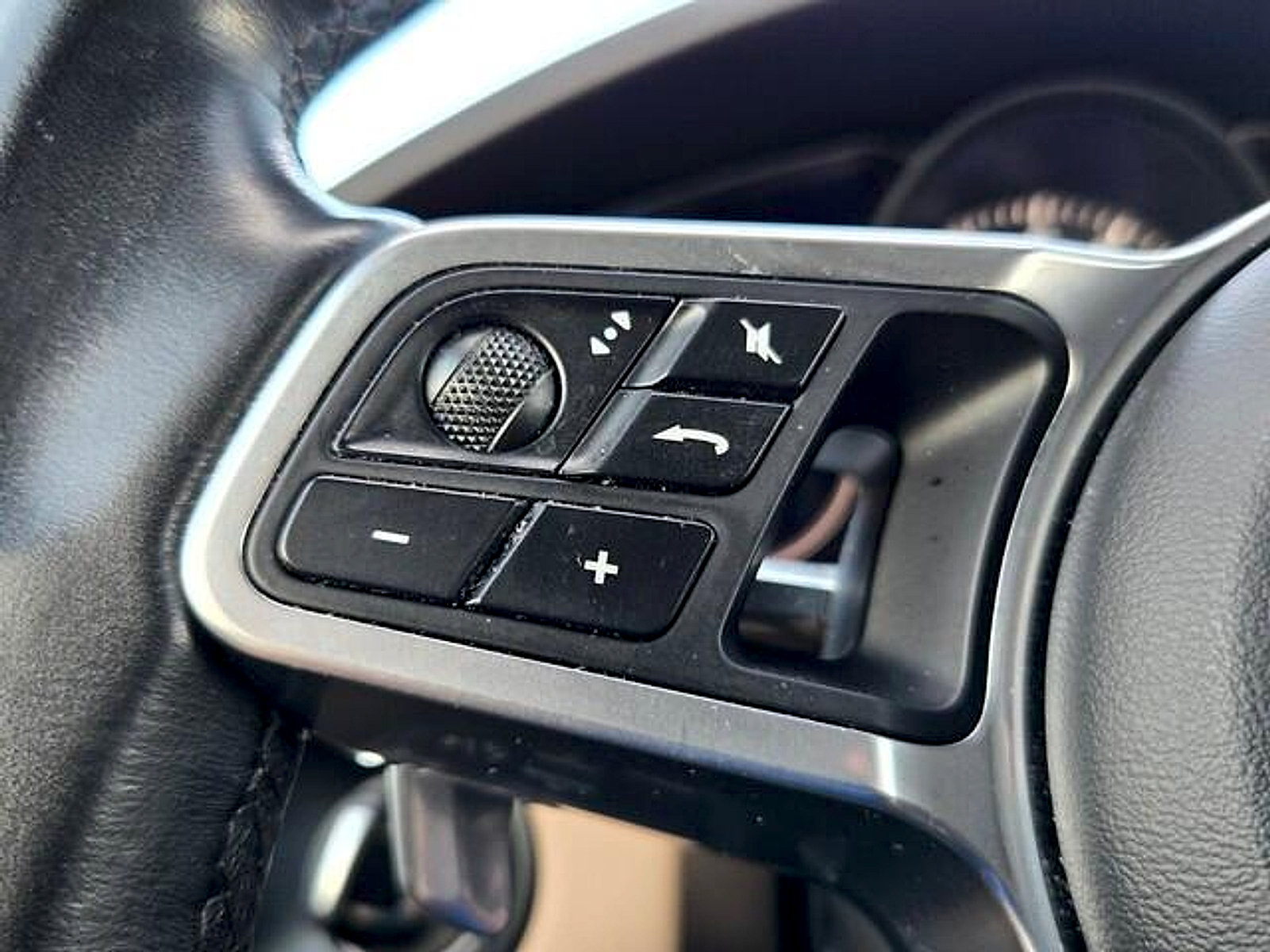 Used 2021 Porsche Cayenne AWD/4WD image 22