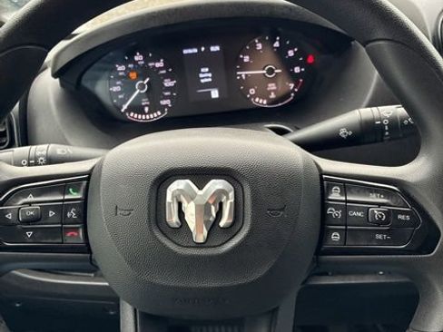 Used 2025 RAM ProMaster 2500 w/ Convenience Group image 27