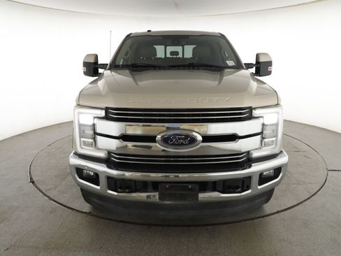 Used 2017 Ford F250 Lariat w/ Lariat Ultimate Package AWD/4WD image 2
