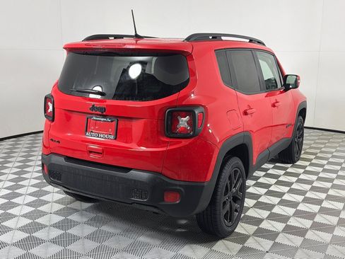 Used 2018 Jeep Renegade Altitude w/ UConnect 8.4 Nav Group AWD/4WD image 5