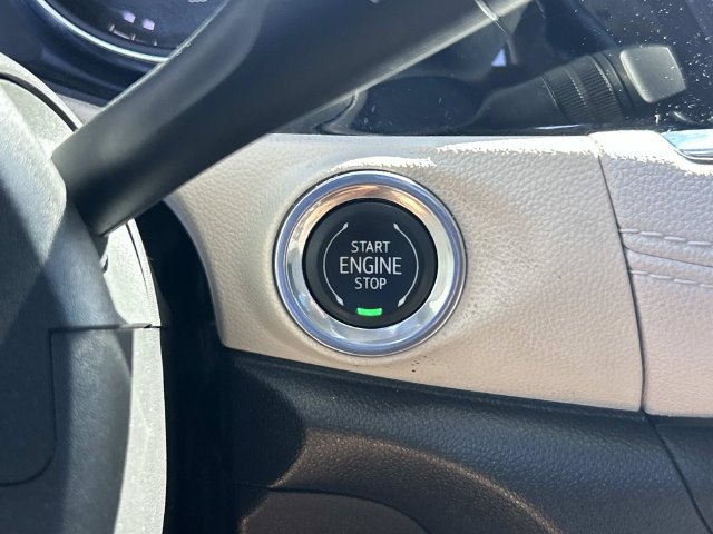 Used 2020 Buick Encore GX Essence FWD image 32