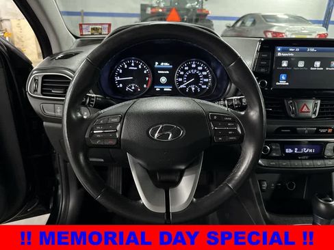 Used 2019 Hyundai Elantra GT w/ Style Package 02 FWD image 18