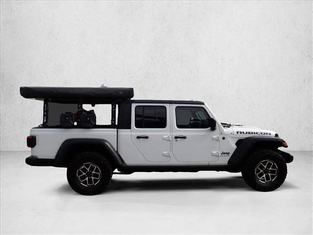 Used 2024 Jeep Gladiator Rubicon w/ Technology Group AWD/4WD image 5