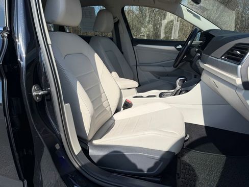 Used 2022 Volkswagen Jetta SE image 13