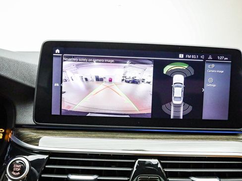 Certified 2023 BMW 530e w/ Convenience Package image 27