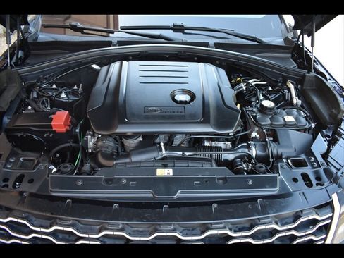 Used 2018 Land Rover Range Rover Velar S AWD/4WD image 40