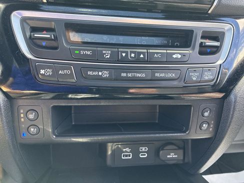 Certified 2025 Honda Ridgeline Black Edition image 30