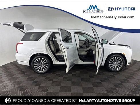 Used 2025 Hyundai Palisade Calligraphy image 16