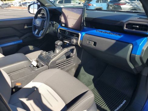 Certified 2024 Toyota Tacoma TRD Off-Road image 32