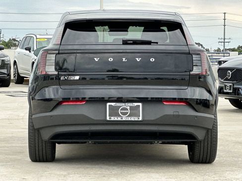 New 2026 Volvo EX30 Plus w/ Climate Package image 4