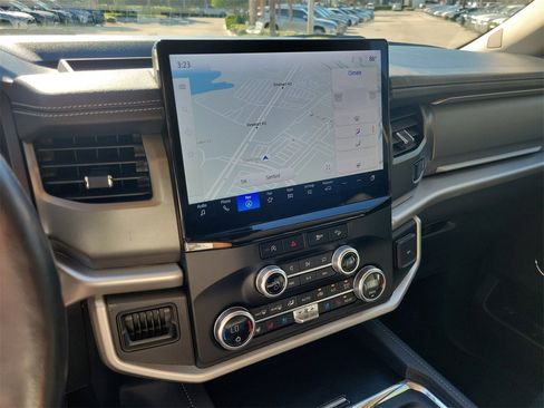 Used 2024 Ford Expedition XLT image 24