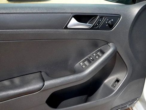 Used 2014 Volkswagen Jetta S image 27