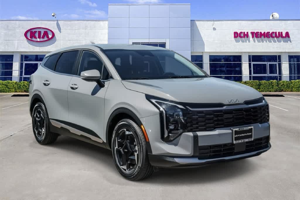 Used 2026 Kia Sportage EX FWD image 3